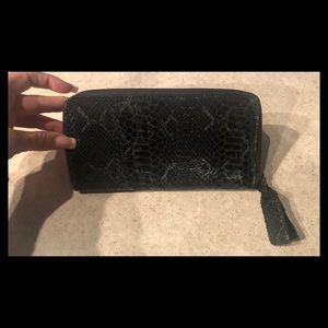 Kenneth Cole Zip Around Wallet - New